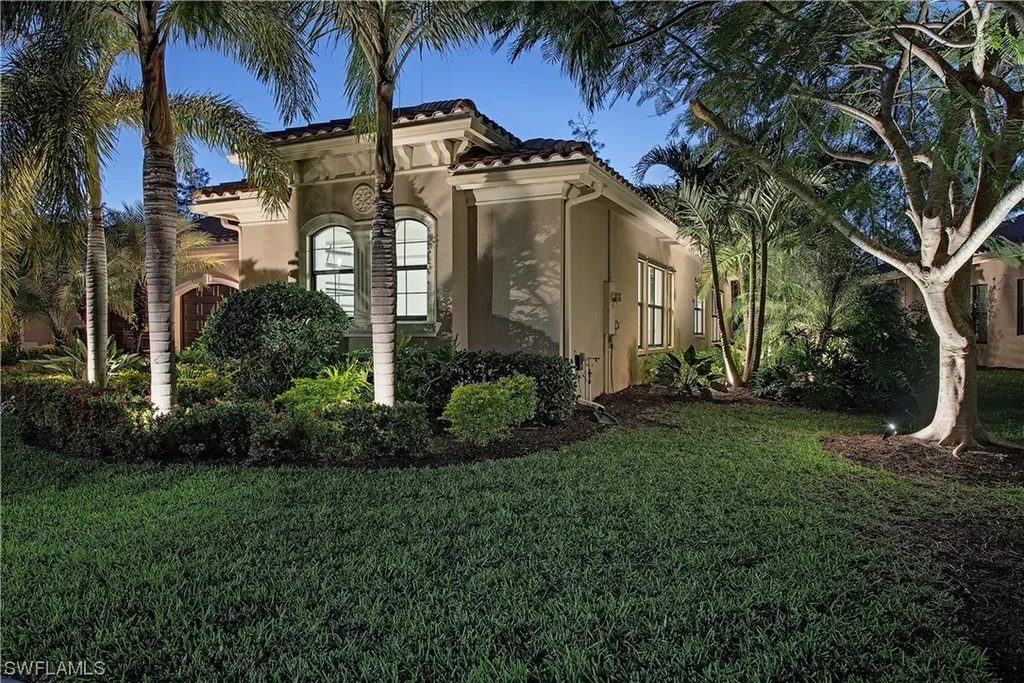 2982 Cinnamon Bay Circle Naples FL 34119