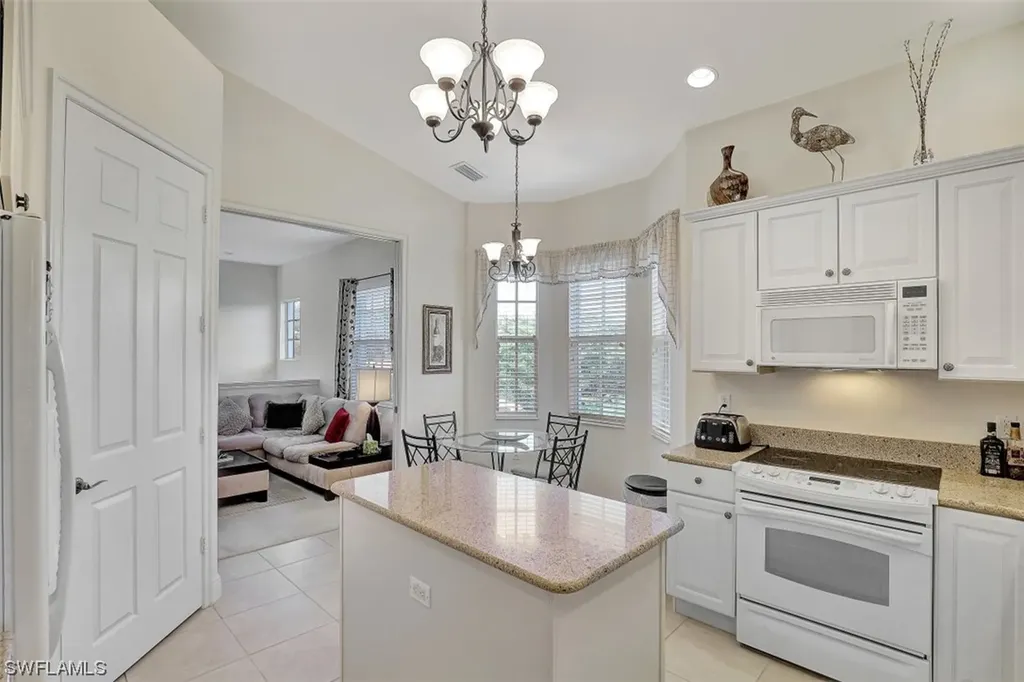 7838 Hawthorne Drive Naples FL 34113