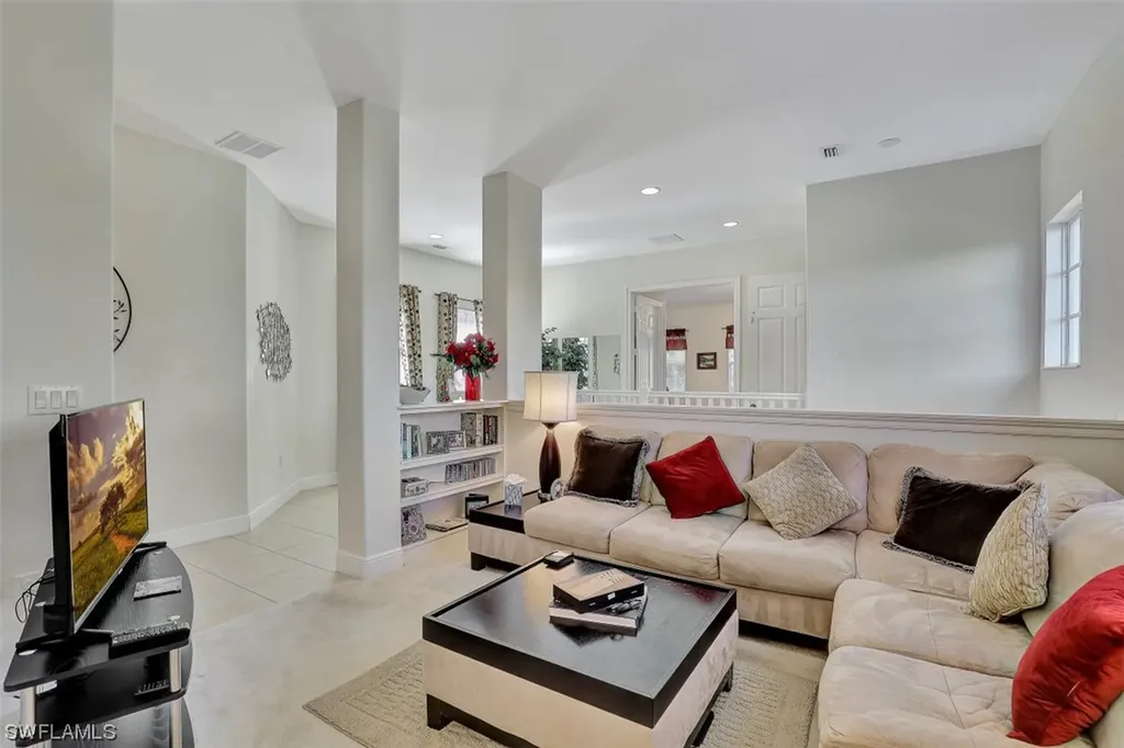 7838 Hawthorne Drive Naples FL 34113