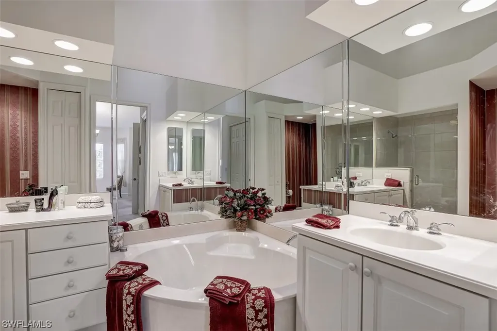 7838 Hawthorne Drive Naples FL 34113
