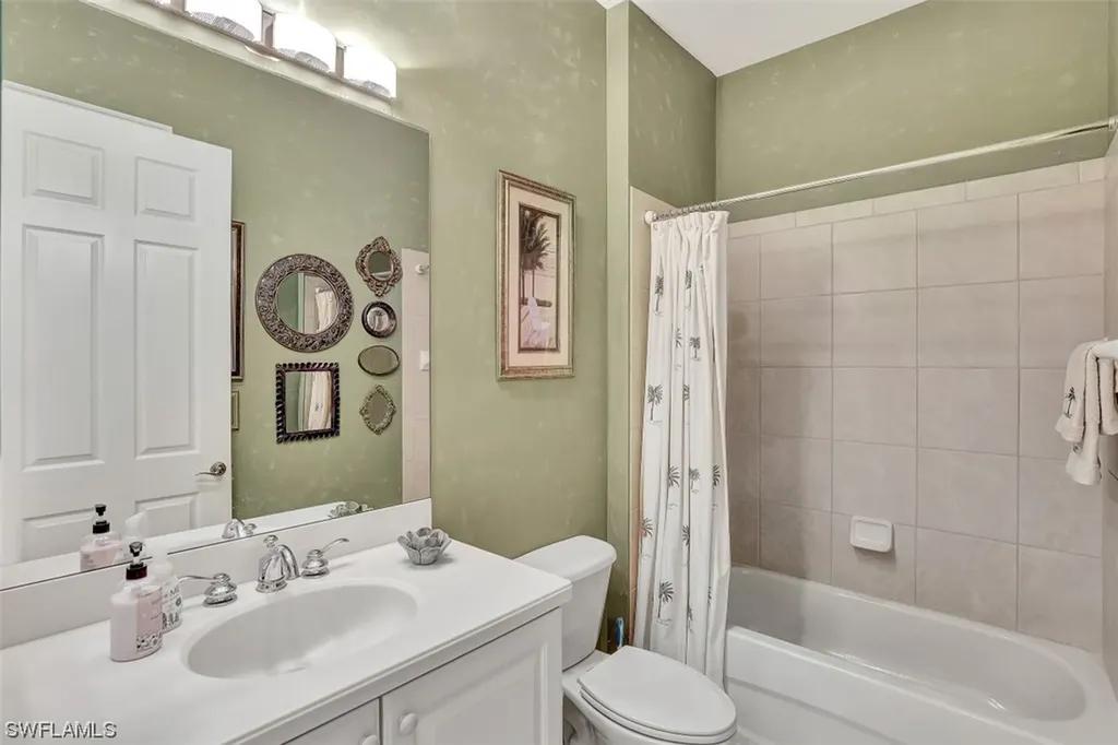 7838 Hawthorne Drive Naples FL 34113
