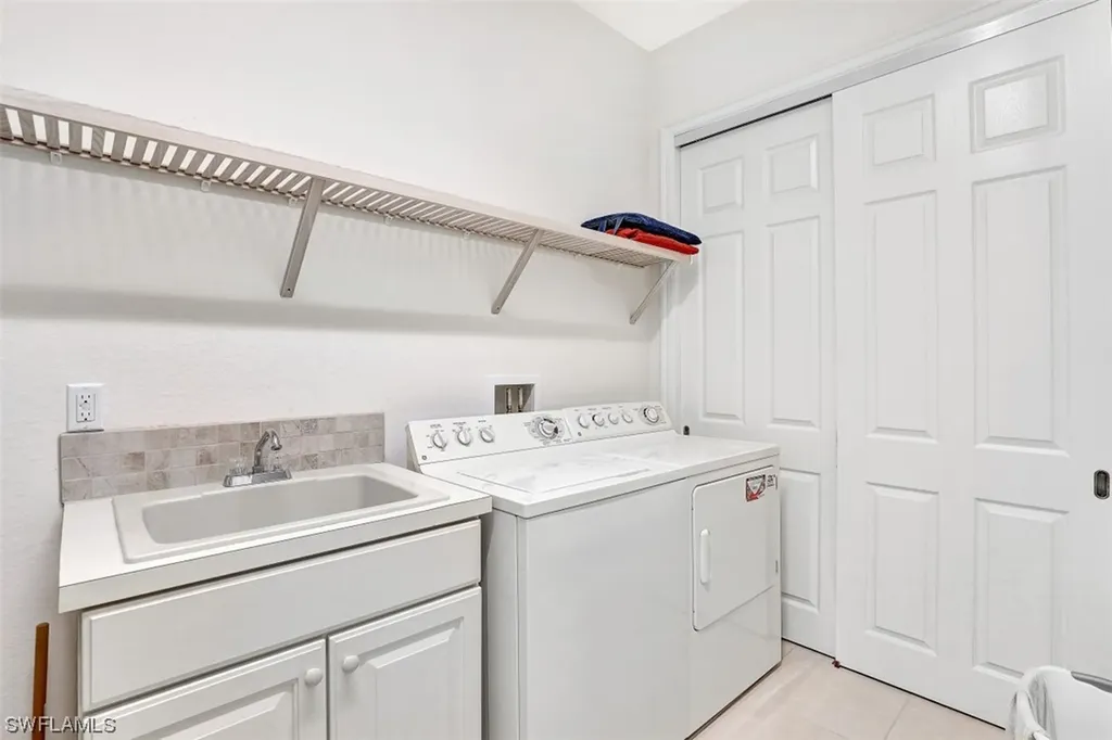 7838 Hawthorne Drive Naples FL 34113