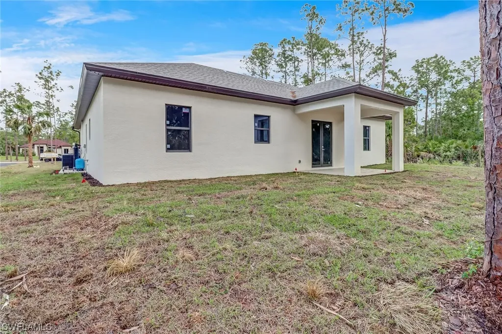 3448 6th Avenue NE Naples FL 34120