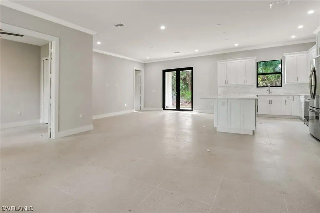3448 6th Avenue NE Naples FL 34120