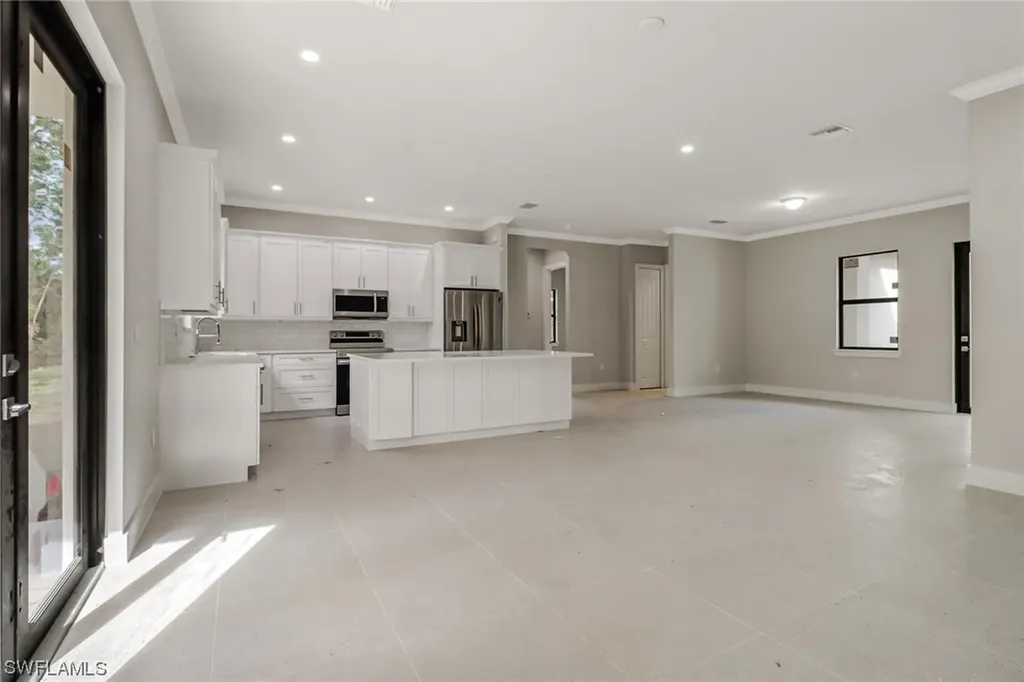 3448 6th Avenue NE Naples FL 34120