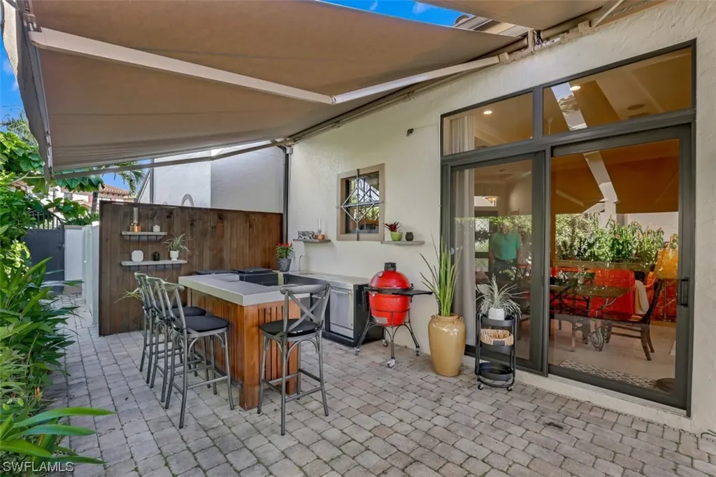 7915 Cordoba Place Naples FL 34113