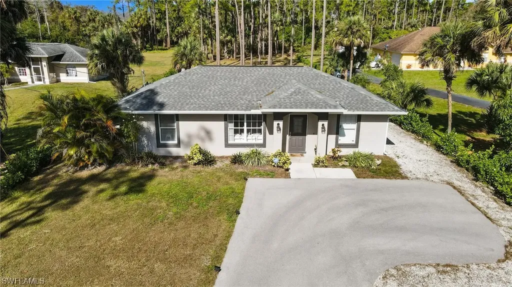 2635 16th Avenue NE Naples FL 34120