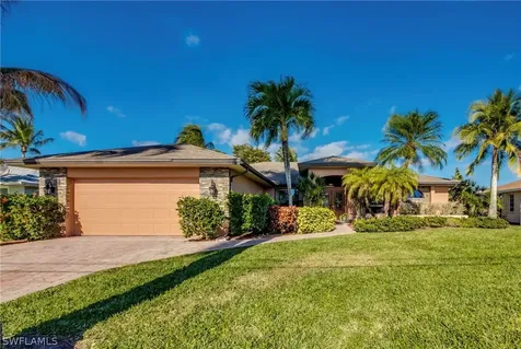 2015 SE 20th Lane Cape Coral FL 33990
