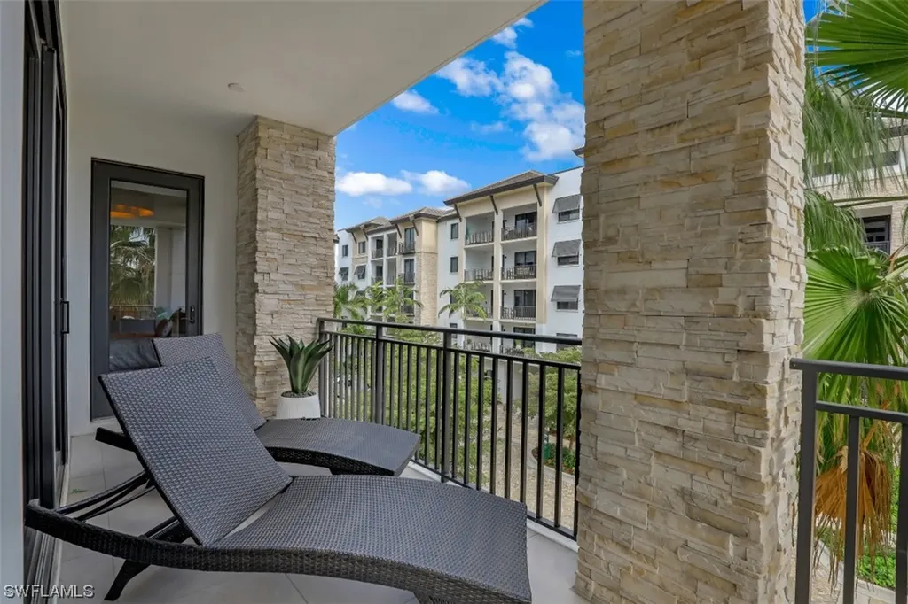 1035 3rd Avenue S Naples FL 34102
