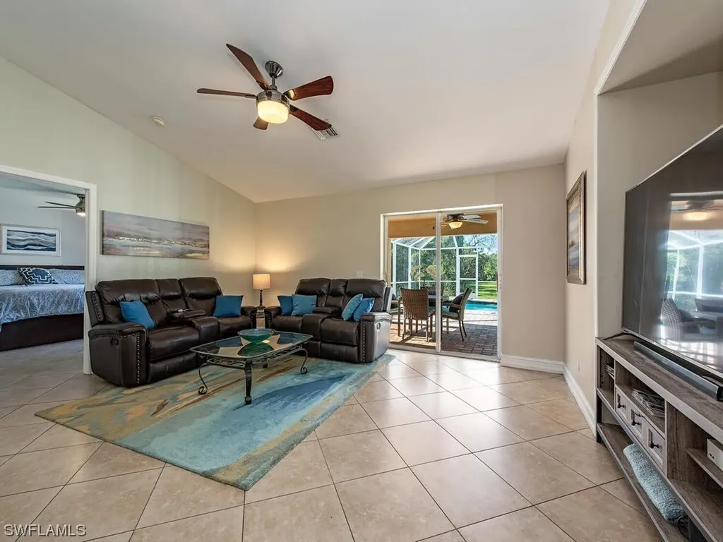 6685 Everglades Boulevard N Naples FL 34120