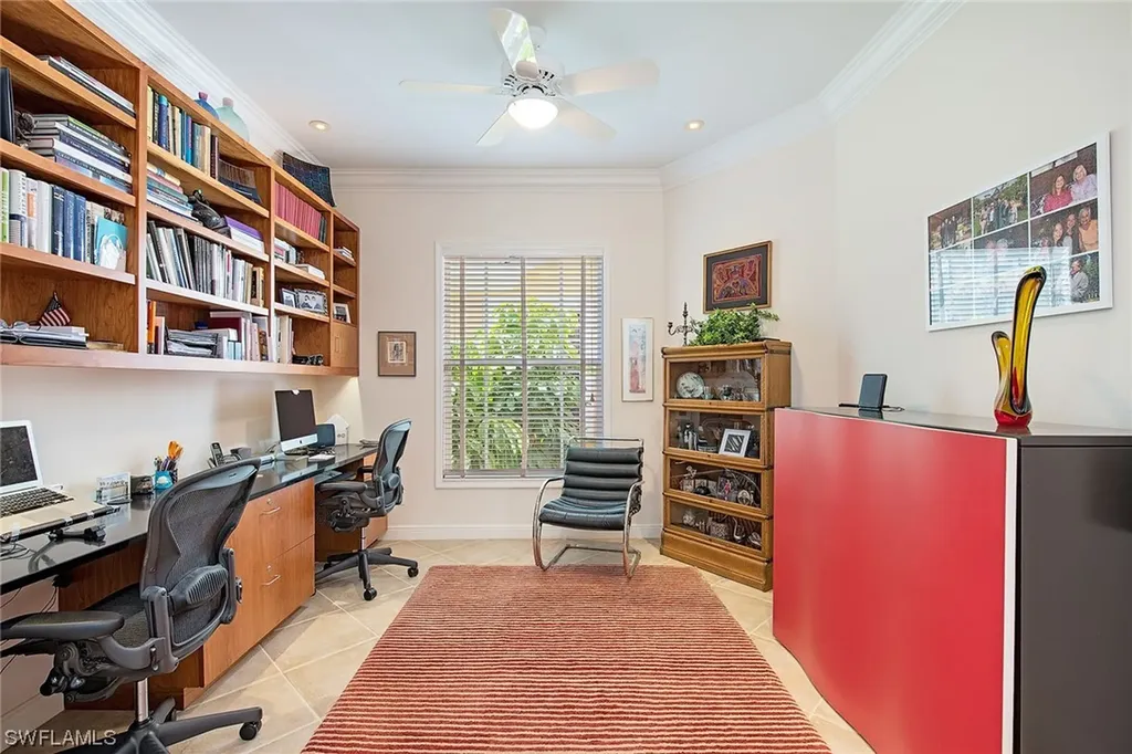 575 Via Veneto Naples FL 34108