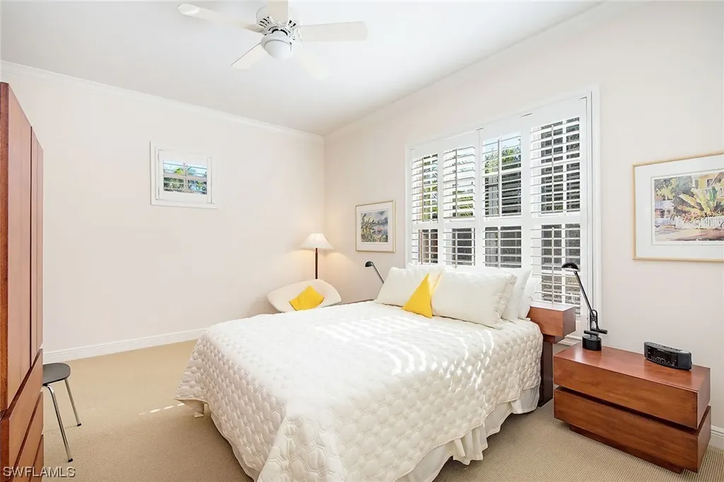 575 Via Veneto Naples FL 34108