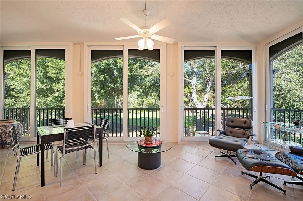 575 Via Veneto Naples FL 34108