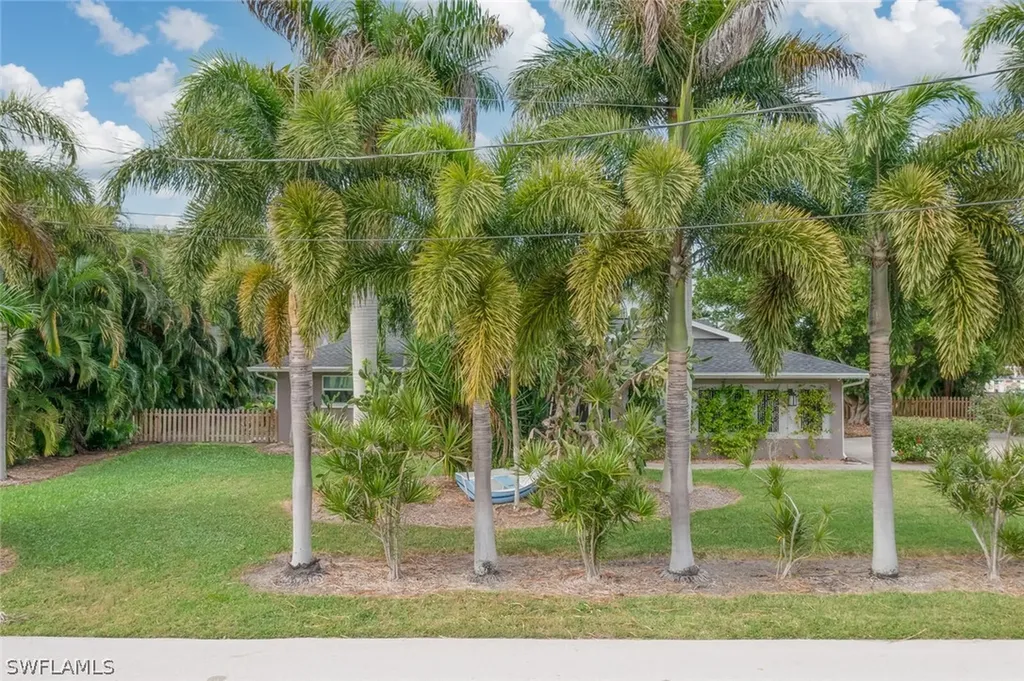 5026 Saxony Court Cape Coral FL 33904