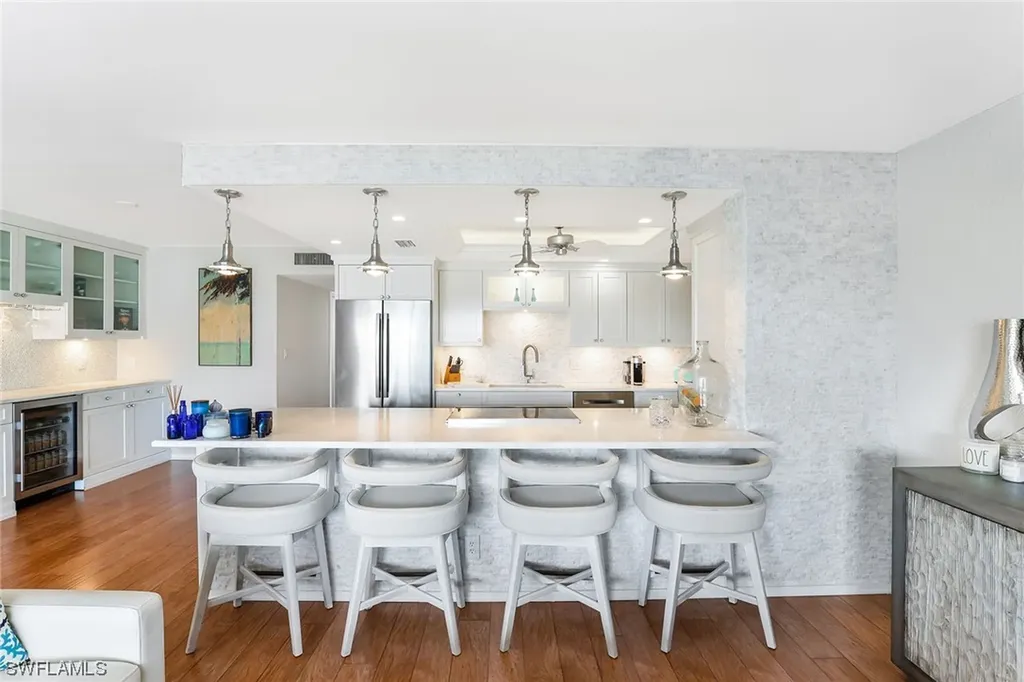 2850 Gulf Shore Boulevard N Naples FL 34103
