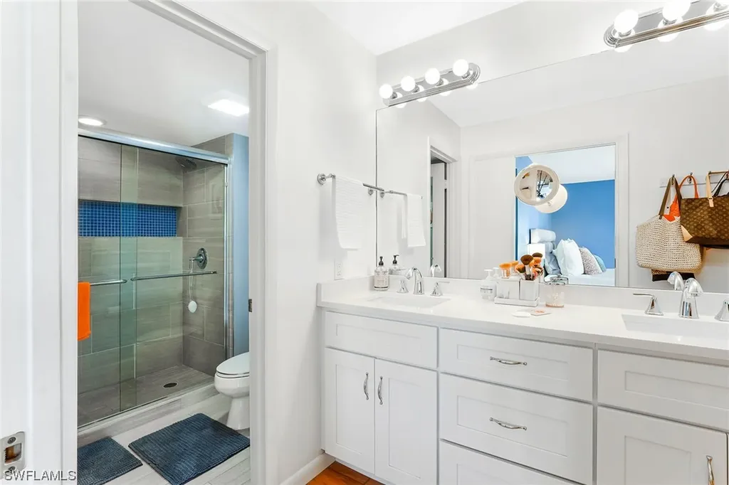 2850 Gulf Shore Boulevard N Naples FL 34103