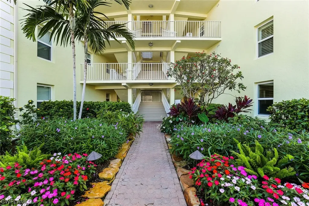 2850 Gulf Shore Boulevard N Naples FL 34103