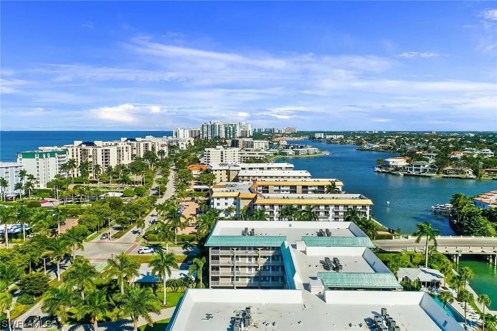 2850 Gulf Shore Boulevard N Naples FL 34103