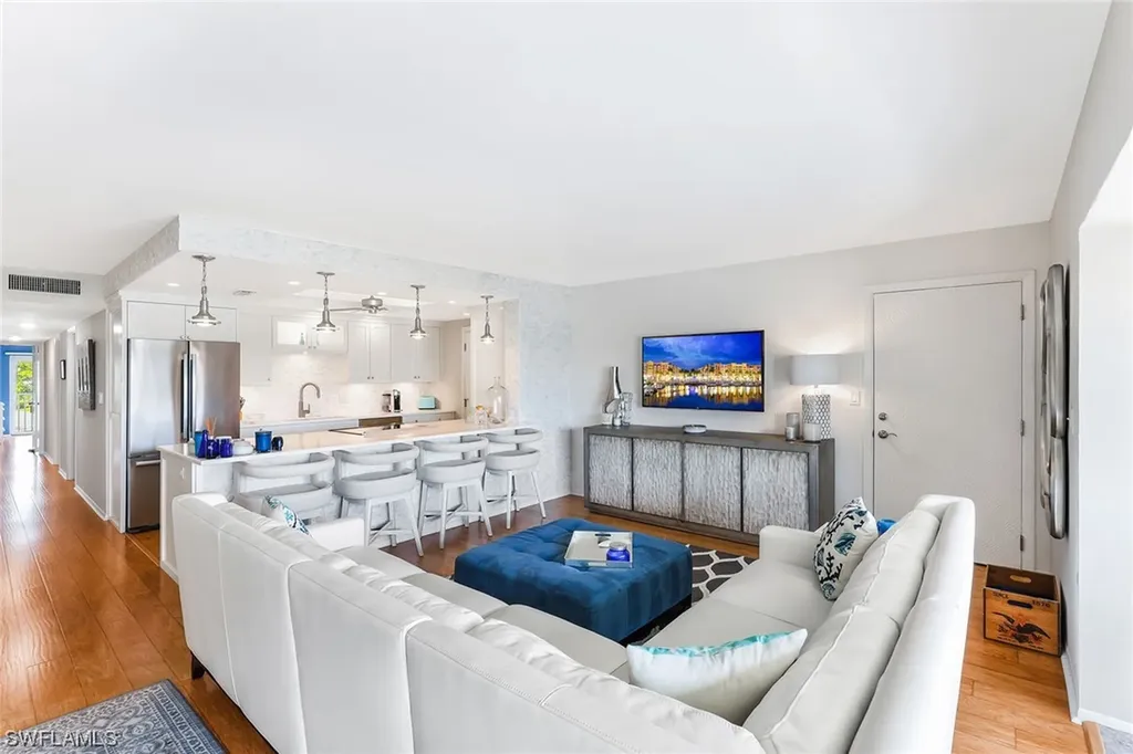 2850 Gulf Shore Boulevard N Naples FL 34103