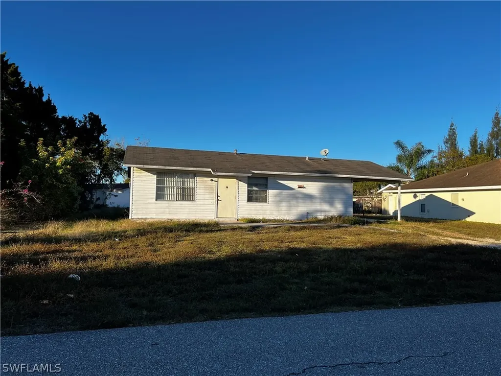1120 Gifford Avenue S Lehigh Acres FL 33936