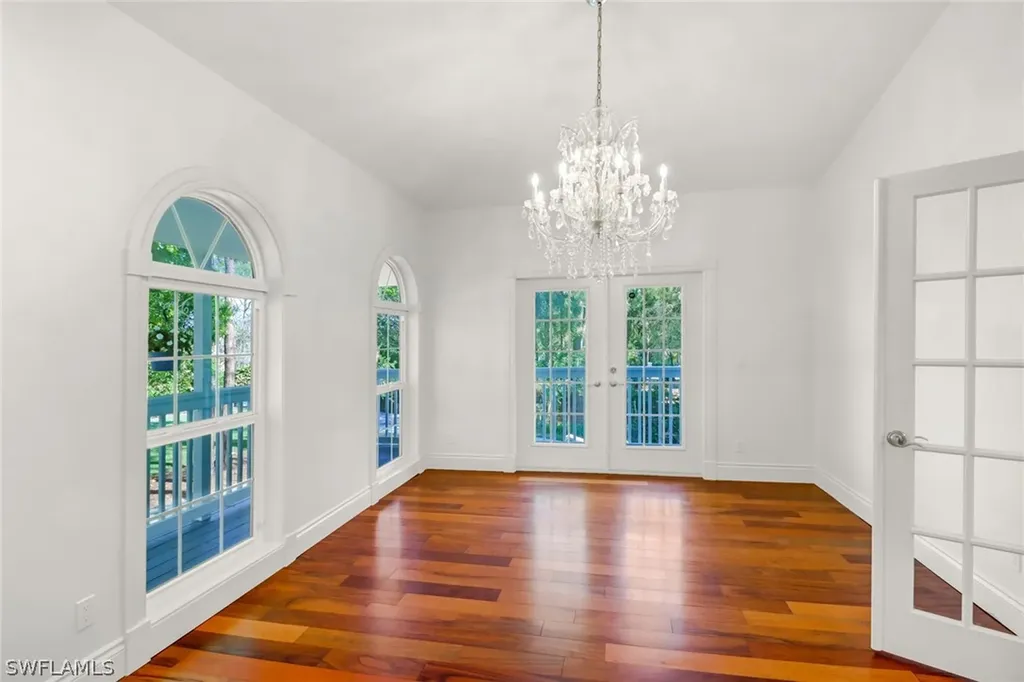 370 Burning Tree Drive Naples FL 34105