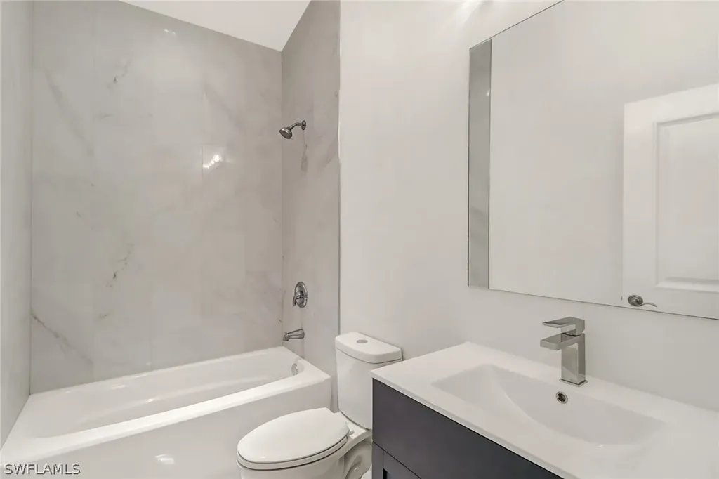 370 Burning Tree Drive Naples FL 34105