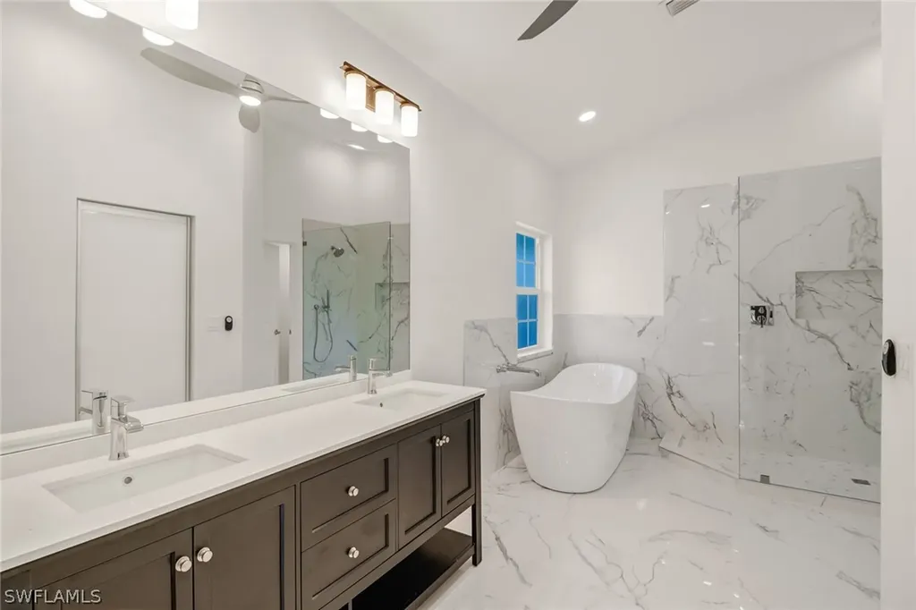 370 Burning Tree Drive Naples FL 34105
