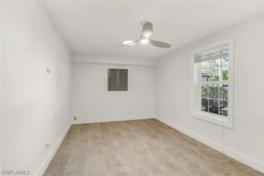 370 Burning Tree Drive Naples FL 34105
