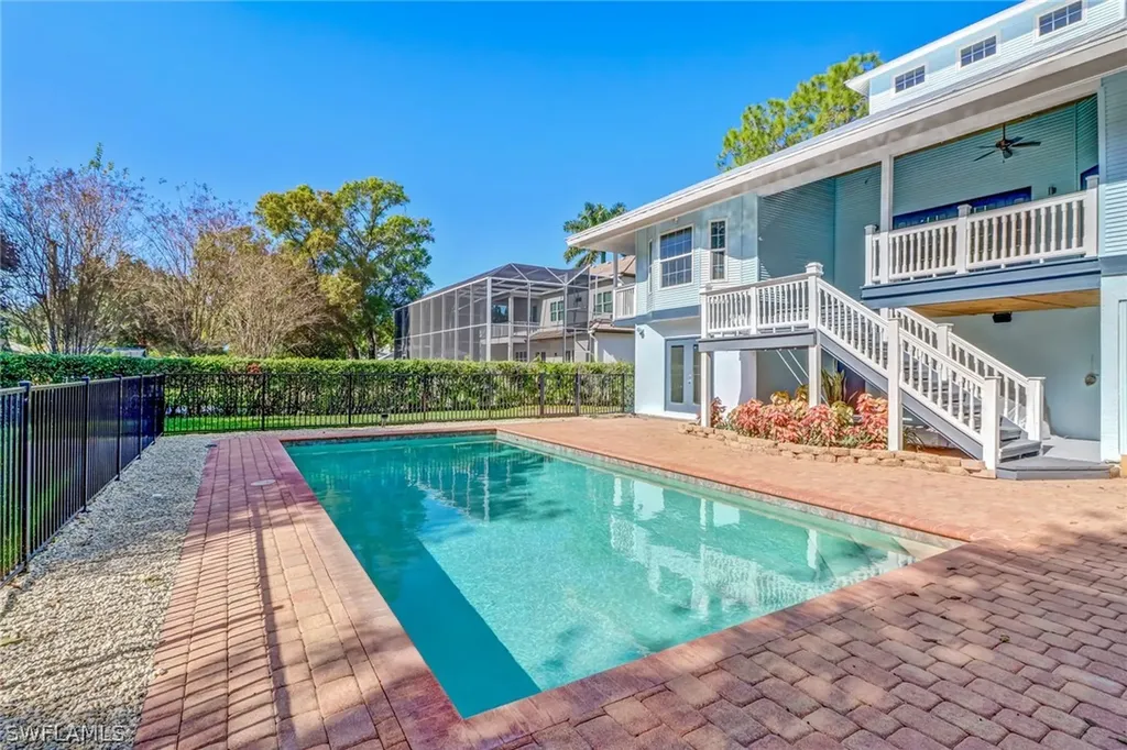 370 Burning Tree Drive Naples FL 34105