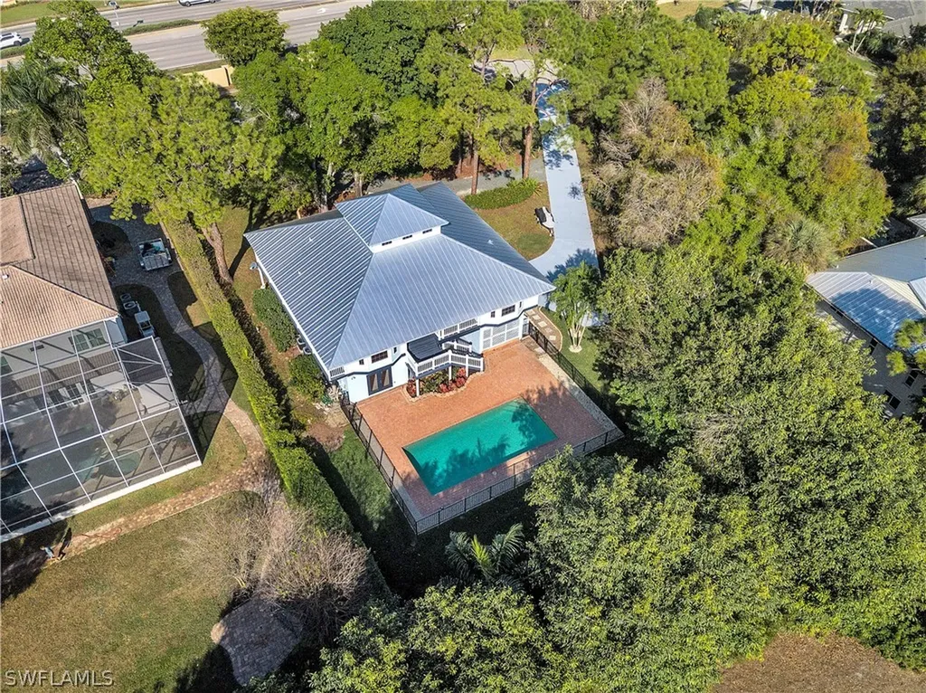 370 Burning Tree Drive Naples FL 34105