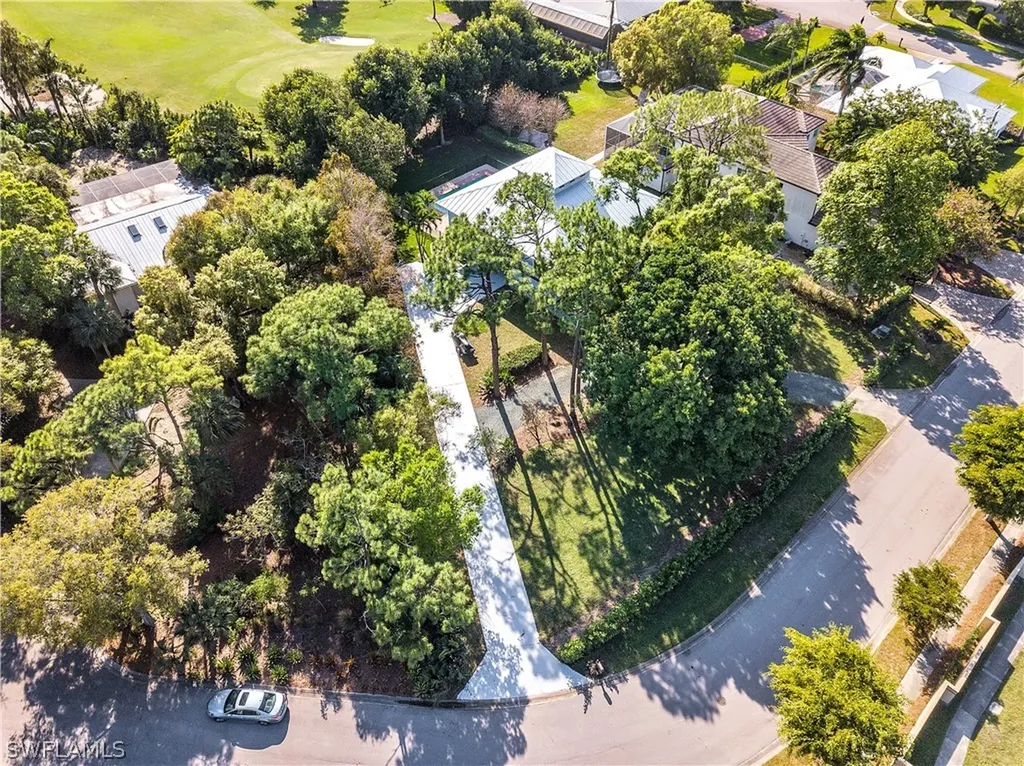 370 Burning Tree Drive Naples FL 34105