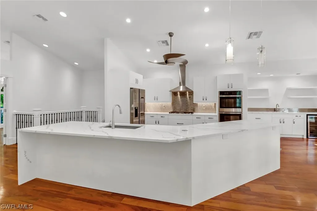 370 Burning Tree Drive Naples FL 34105
