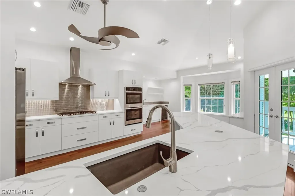 370 Burning Tree Drive Naples FL 34105