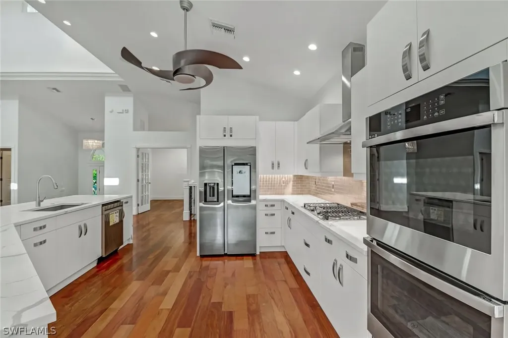 370 Burning Tree Drive Naples FL 34105