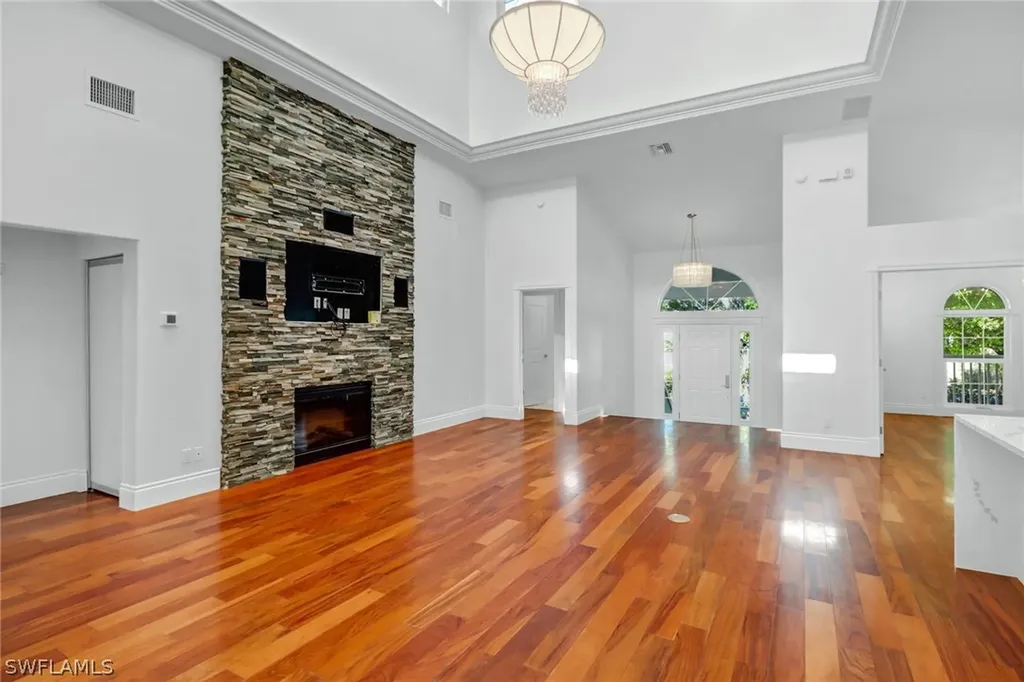 370 Burning Tree Drive Naples FL 34105