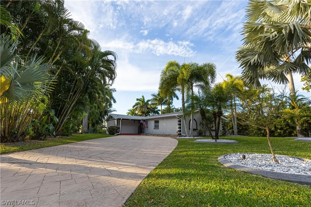 3981 E River Drive Fort Myers FL 33916