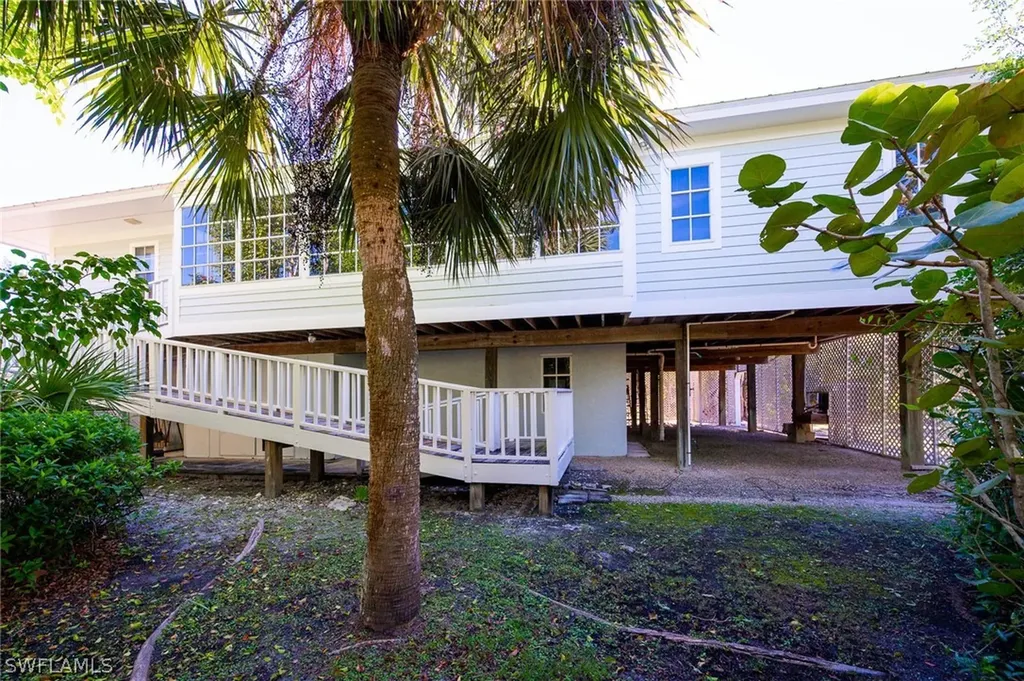 645 Oliva Street Sanibel FL 33957