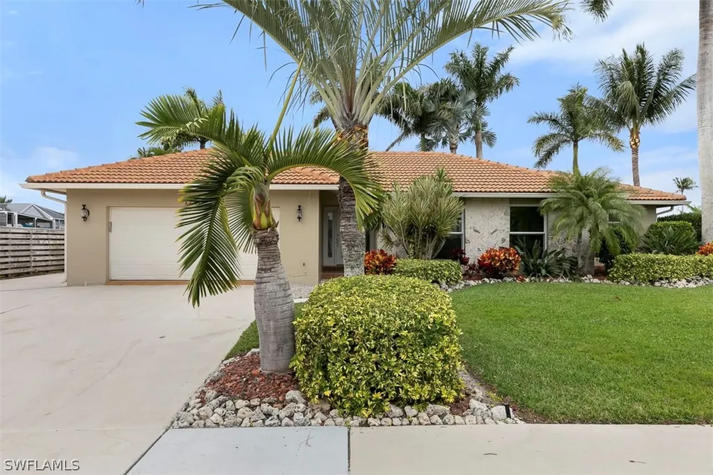 1240 Laurel Court Marco Island FL 34145