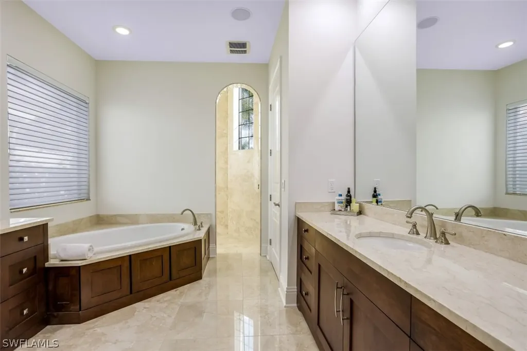 11870 Via Novelli Court Miromar Lakes FL 33913