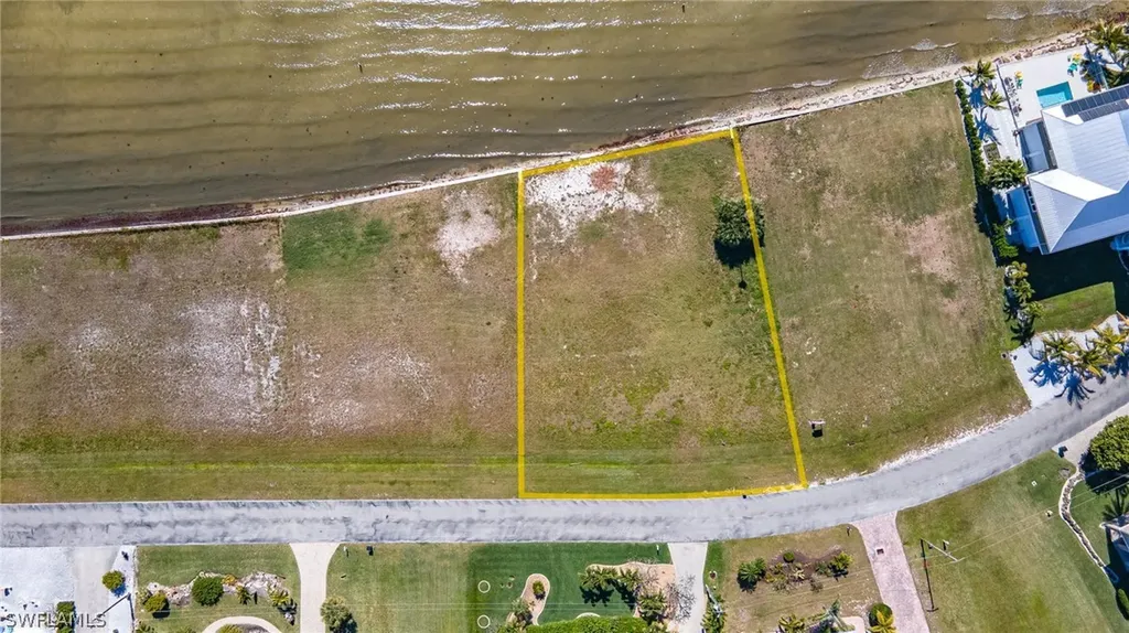2192 Macadamia Lane St. James City FL 33956