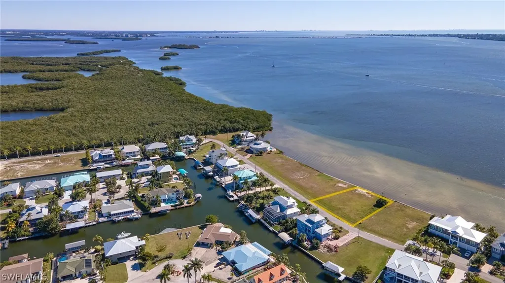 2192 Macadamia Lane St. James City FL 33956
