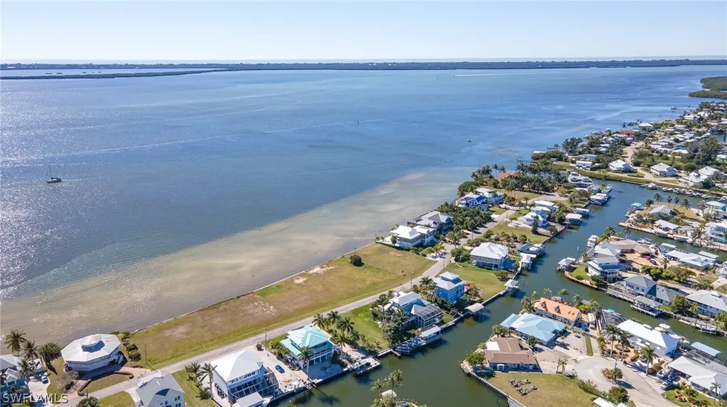 2192 Macadamia Lane St. James City FL 33956