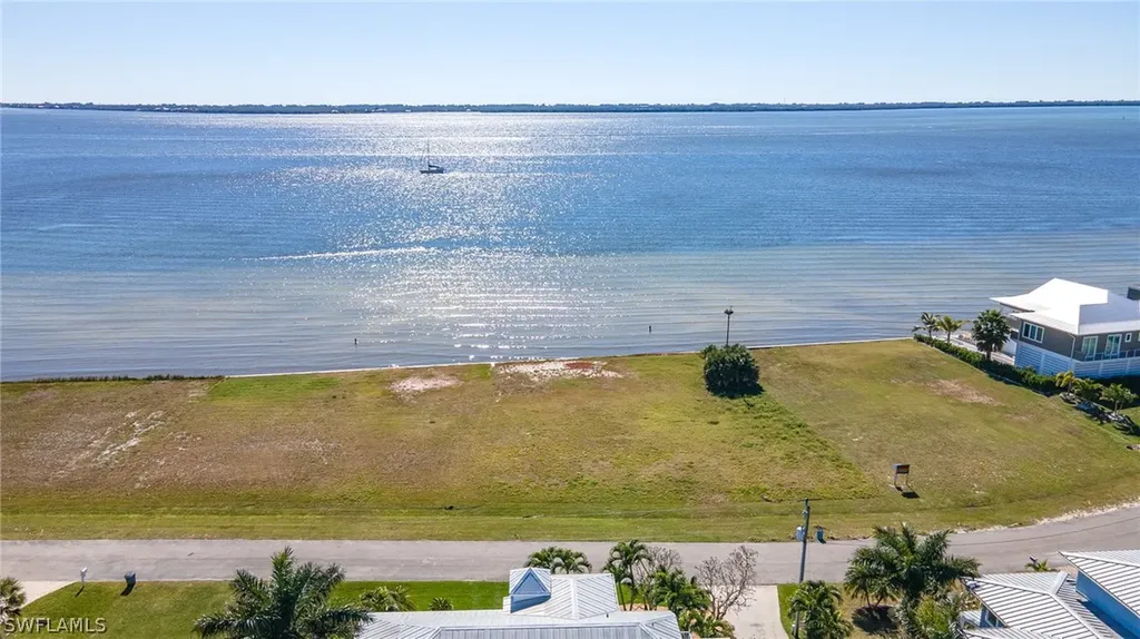 2192 Macadamia Lane St. James City FL 33956