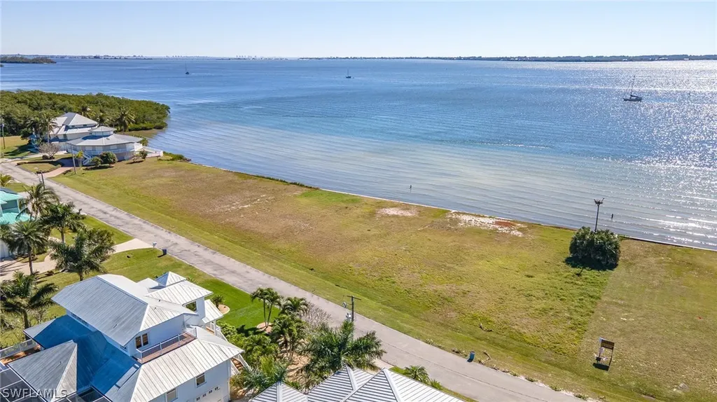 2192 Macadamia Lane St. James City FL 33956