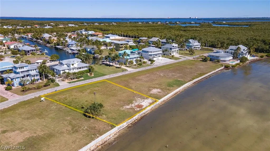 2192 Macadamia Lane St. James City FL 33956