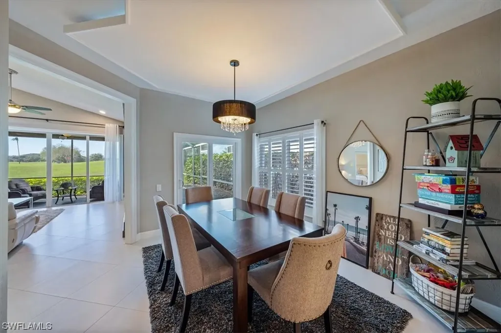 64 Fountain Circle Naples FL 34119