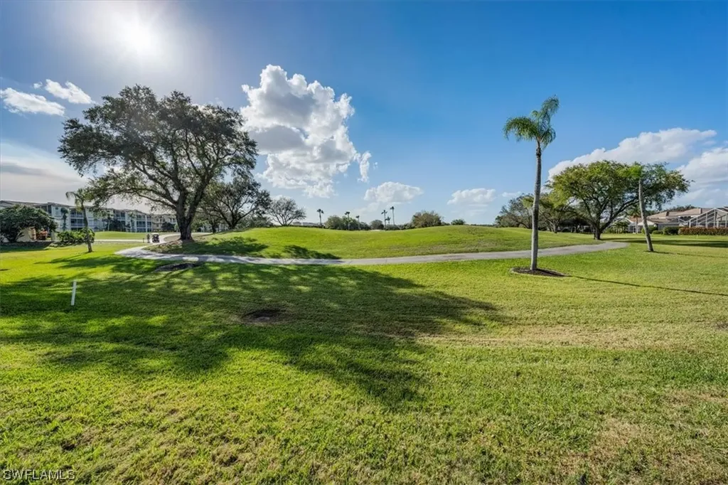 64 Fountain Circle Naples FL 34119