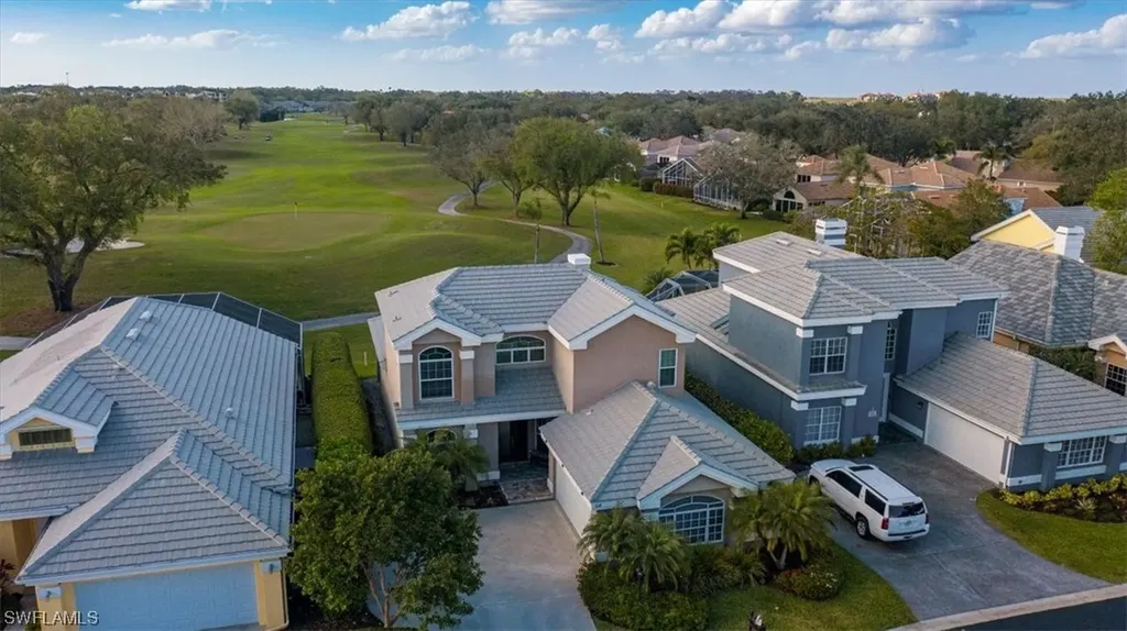 64 Fountain Circle Naples FL 34119