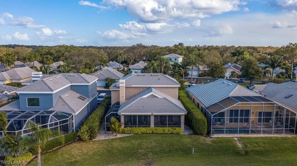 64 Fountain Circle Naples FL 34119