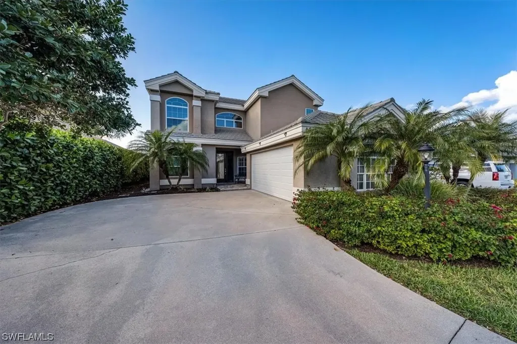 64 Fountain Circle Naples FL 34119
